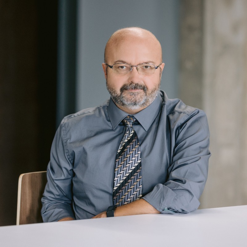 Thomas Gnau staff image